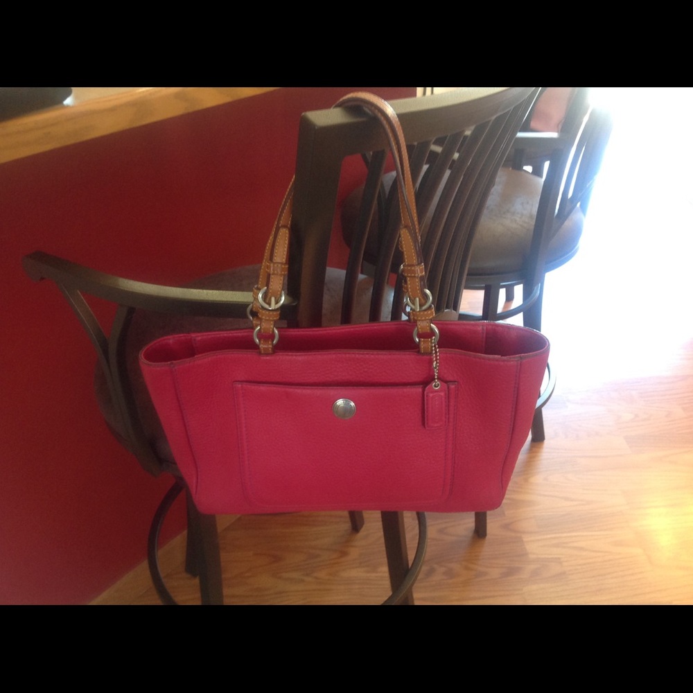 Authentic Coach Chelsea Pebbled leather tote